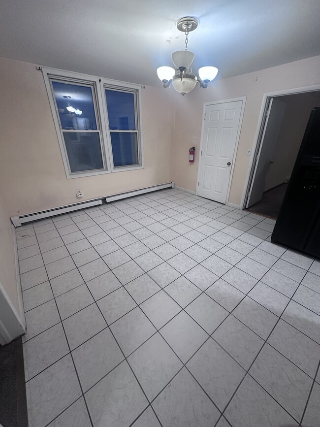 Photo - 95 E Clifton Ave