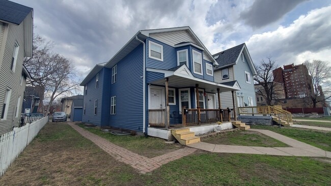 Building Photo - 2227 5th Ave S Unit 301 Rental