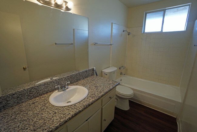 Photo - 1602 Lomita Blvd