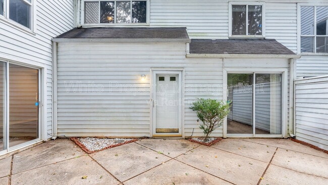 Building Photo - 6927 Stonington Ln