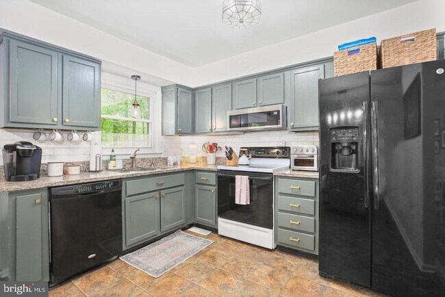 Photo - 704 Candle Ridge Ct