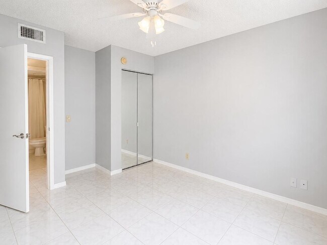 Photo - 1995 SW Silver Pine Way Unit 119-D1