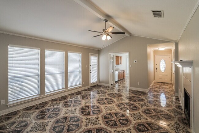 312 W Windsor Dr