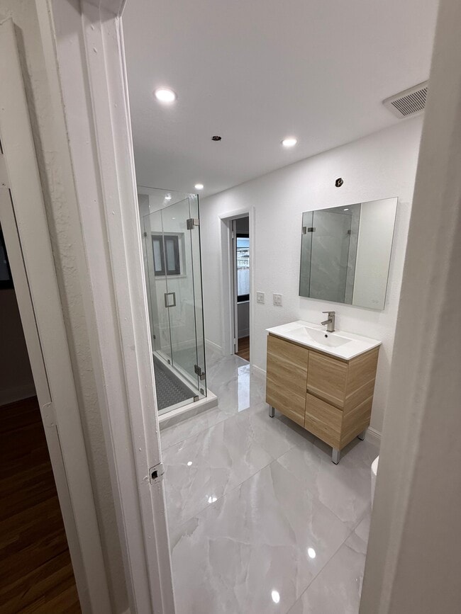 Photo - 3669 NW 18th St Unit A