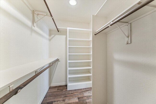 Photo - 2622 Strait Ln