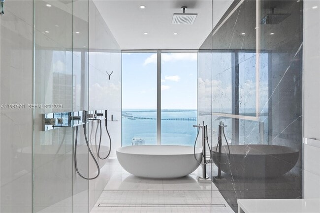 Building Photo - 300 Biscayne Blvd Way Unit 5003