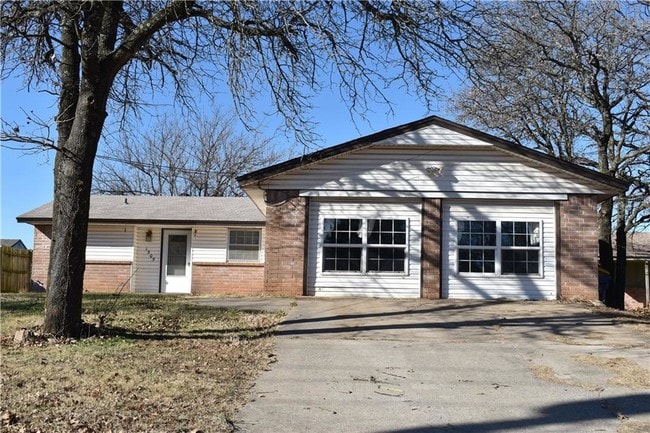 Building Photo - 1505 N Indian Meridian Rd