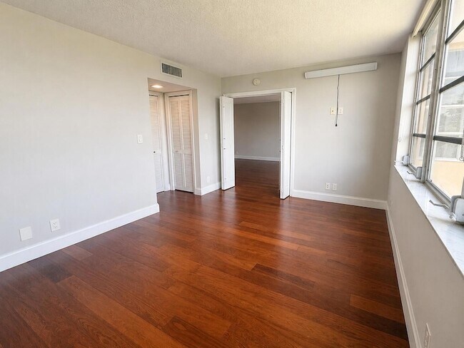 Photo - 4030 W Palm Aire Dr Unit 402