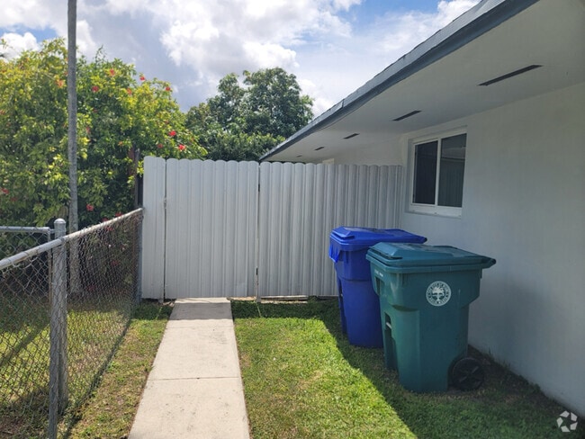 Building Photo - 1010 NW 23rd Ave Rental