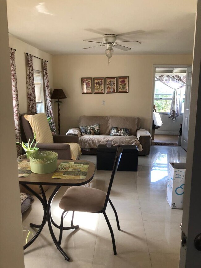 Photo - 1021 SW 5th St Unit 2