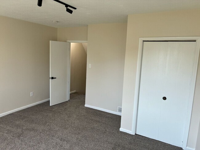 76-78 Cortina Way