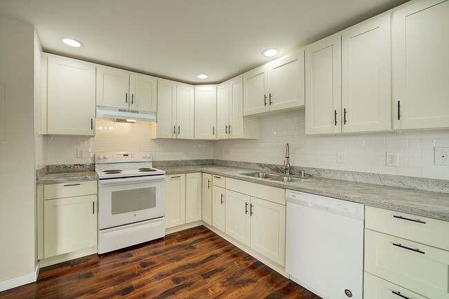 Photo - 9840 NE 116th St Unit 4