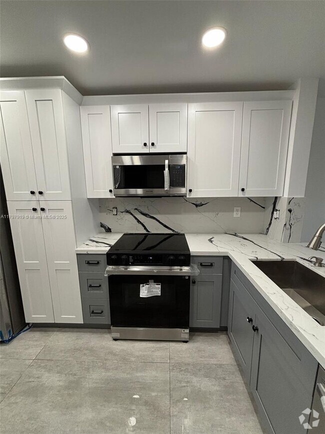 Building Photo - 434 NE 210th Cir Terrace Rental