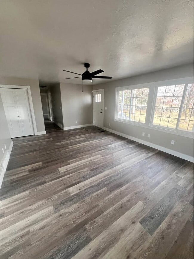 Photo - 643 N 2400 E