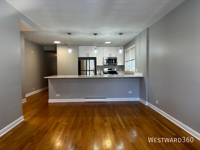 Photo - 2821 W Summerdale Ave Unit 1W