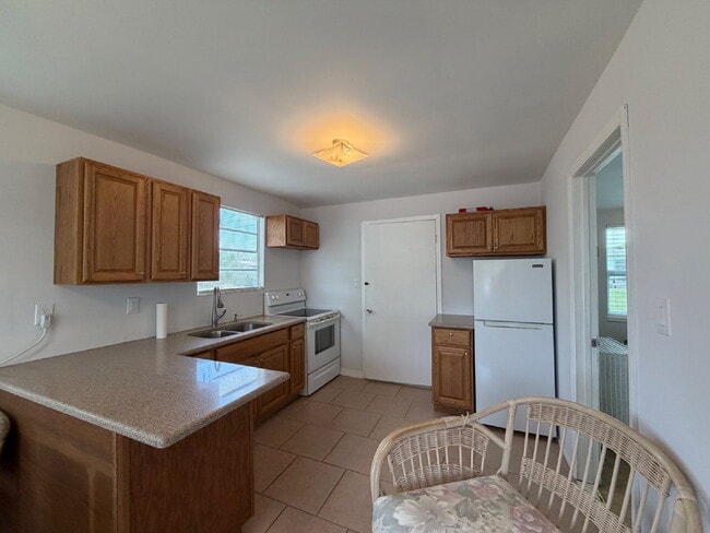 Photo - "Charming 1-Bedroom Retreat in North Port – Cozy 700 Sq Ft Oasis!"
