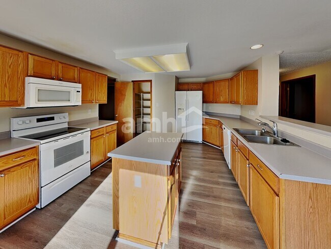 Photo - 11440 Moline St