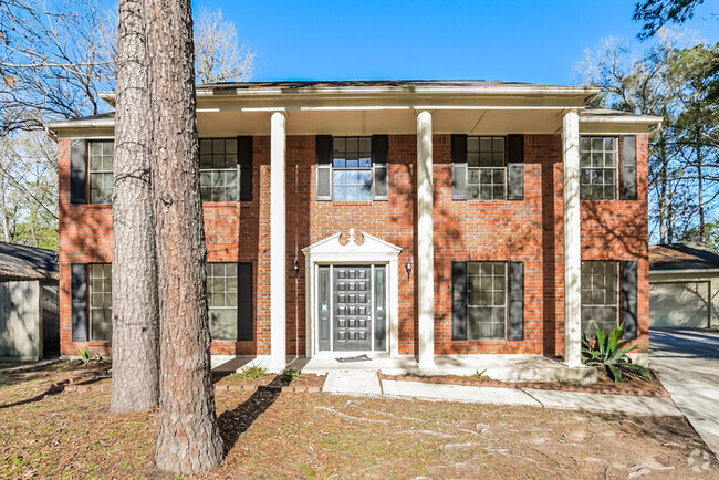 Building Photo - Elegant 4-Bedroom Home with Pool