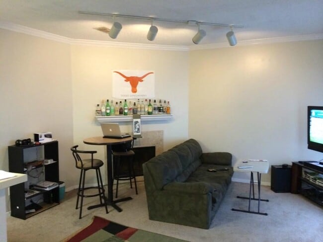 Photo - 915 W 23rd St Unit 208