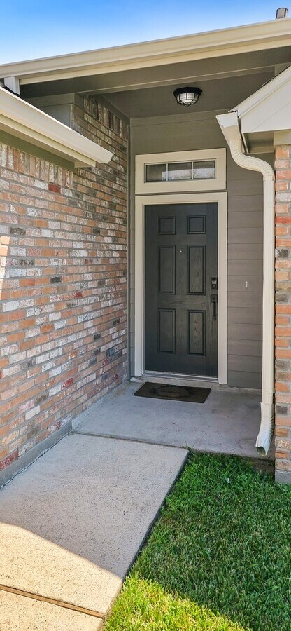 Photo - 979 Oak Lynn Dr
