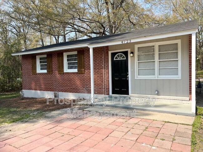 Building Photo - 4723 Harbin St