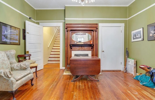 Photo - 2098 Court Ave