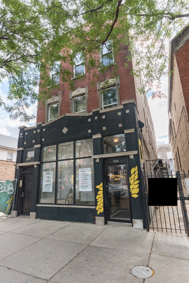 Building Photo - 1655 W Division St Unit 2R Rental