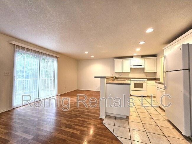 Photo - 9703 NE Tenny Creek Dr