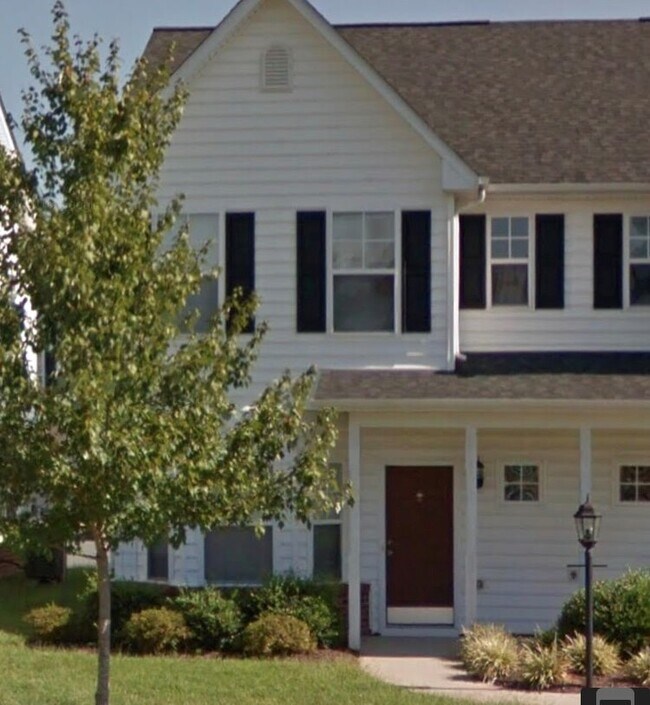 Photo - Sycomore Square Town House 3bed/2.5baths