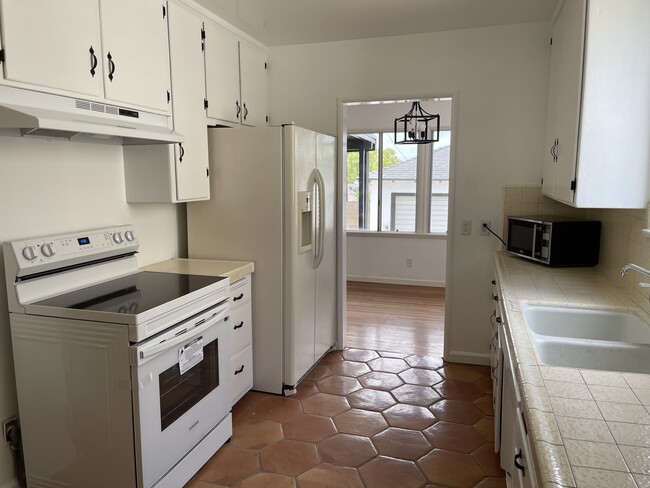 Photo - 2207 Jolley Dr