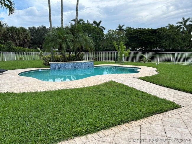 Photo - 1094 Bluewood Terrace