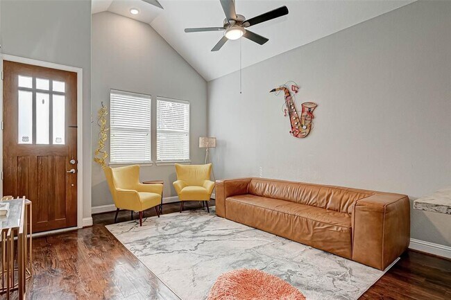 Photo - 5411 Camaguey St