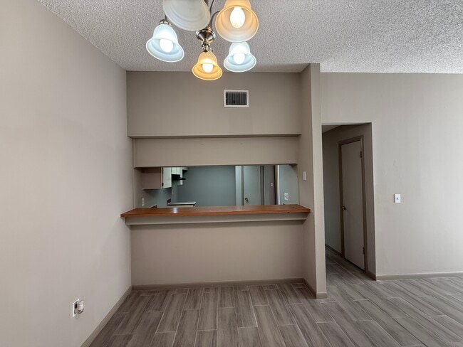 Photo - 1958 Crystal Grove Dr Unit Apt 4