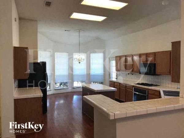 Photo - 403 Jennifer Ln