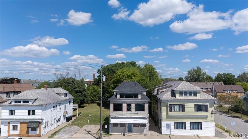 Photo - 2877 Niagara St