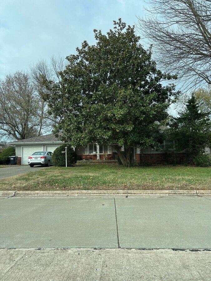 3 bedroom & 2 bathroom home - 3 bedroom & 2 bathroom home