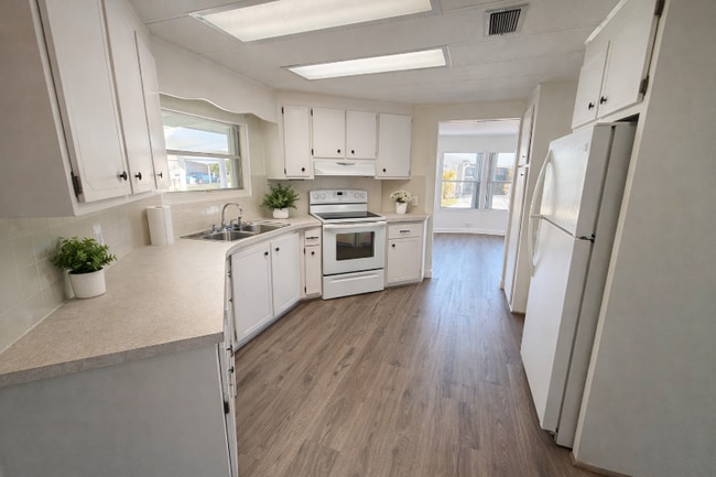 Photo - 204 52nd Ave Terrace E