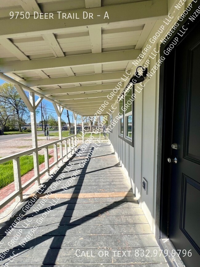 Building Photo - 9750 Deer Trail Dr Unit A