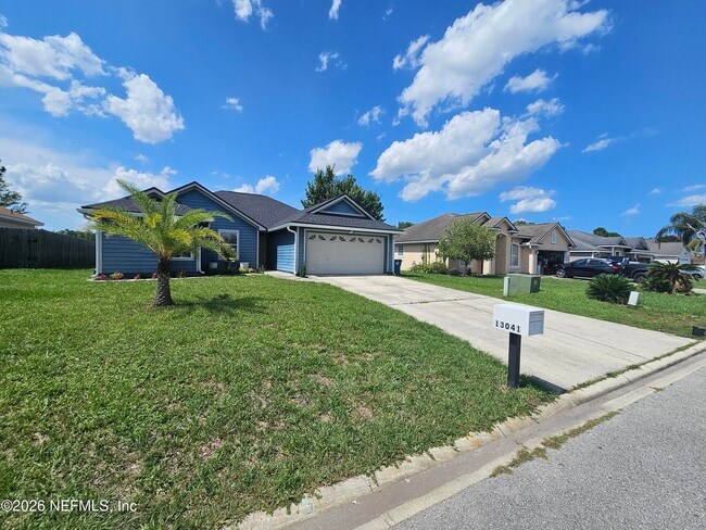 Photo - 13041 Staffordshire Dr S
