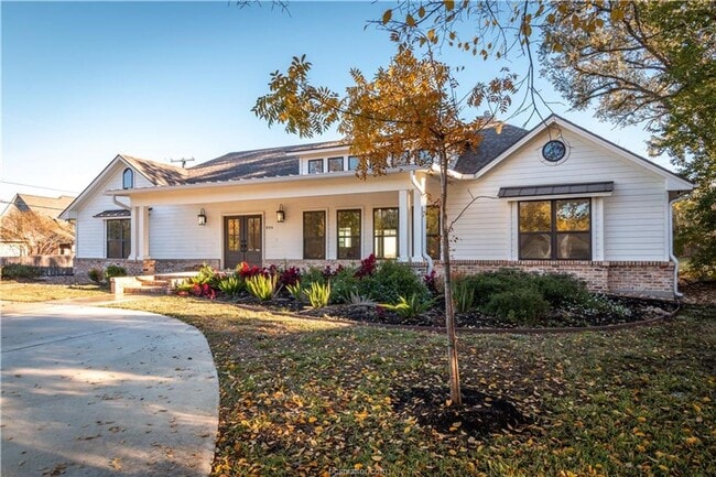 Photo - Historic District Gem! 4/3.5 Home Less tha...