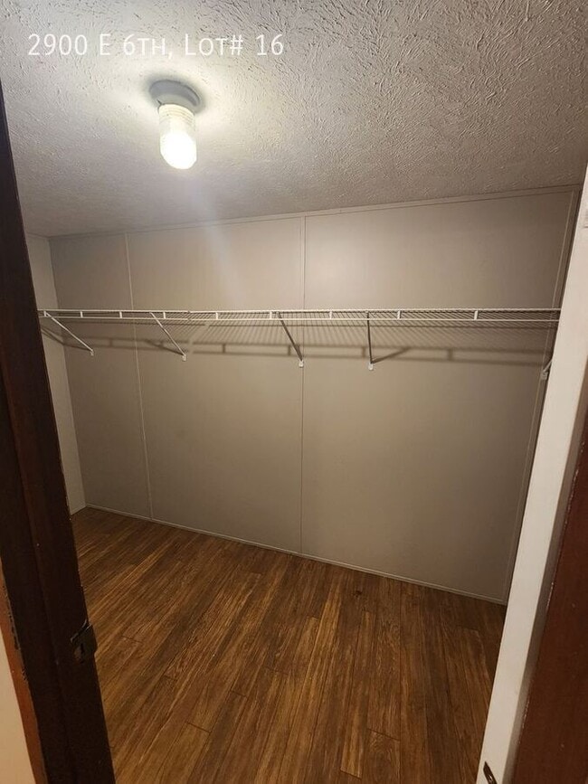 Photo - 2900 E 6th Ave