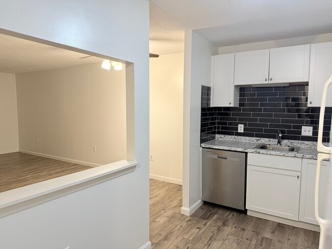 Photo - 2 Strawberry Bank Rd