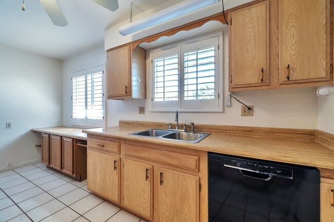 Photo - 11040 W Salem Dr