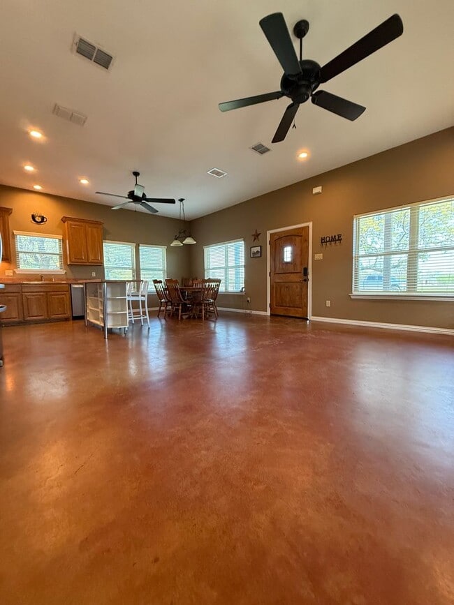 Photo - Acreage - HORSE PROPERTY - Peaceful Country Living