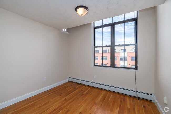 2BR, 2BA - 1,100SF - Second Bedroom