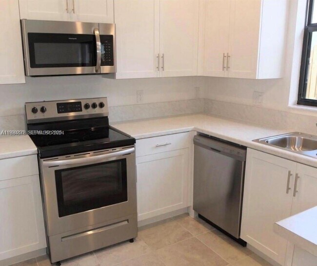Photo - 407 NE 208th Terrace
