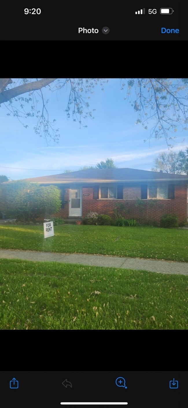 Photo - 21216 E Thirteen Mile Rd House