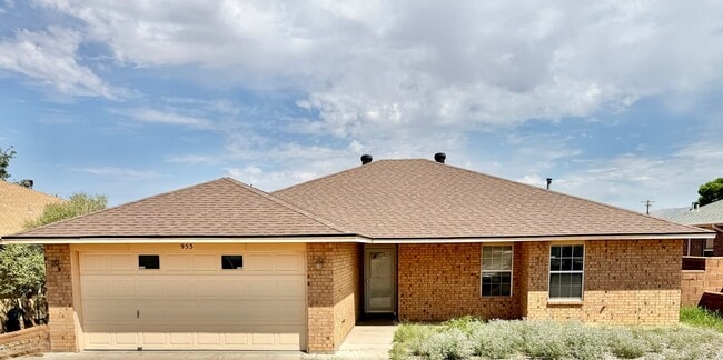 Building Photo - 953 San Miguel St