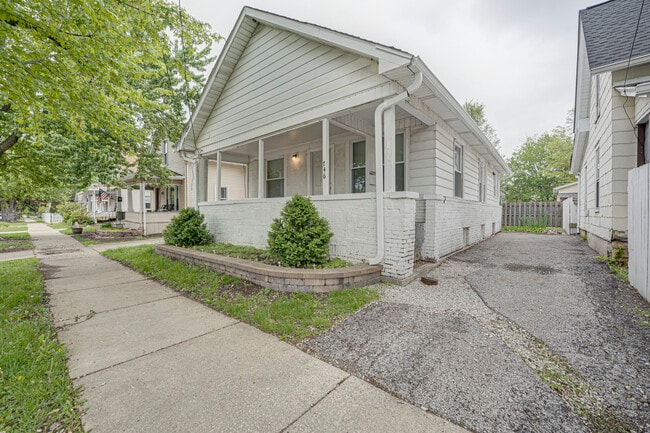 Photo - 746 Jackson St