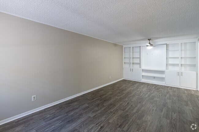 2BR, 1BA - 864SF